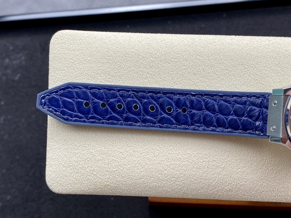 ウブロコピー時計着用イメージ